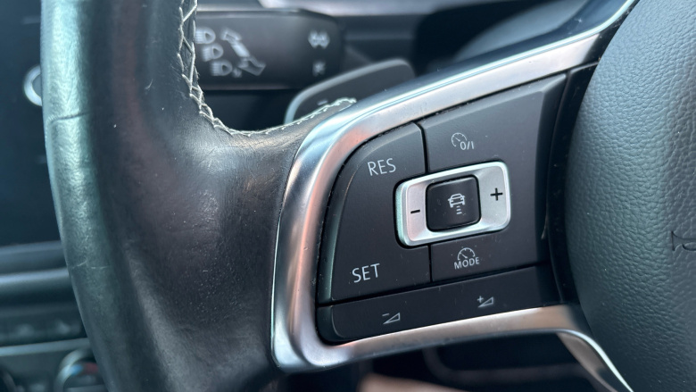 Volkswagen Tiguan 2.0 TDi 150 4Motion R-Line 5dr DSG Diesel Estate